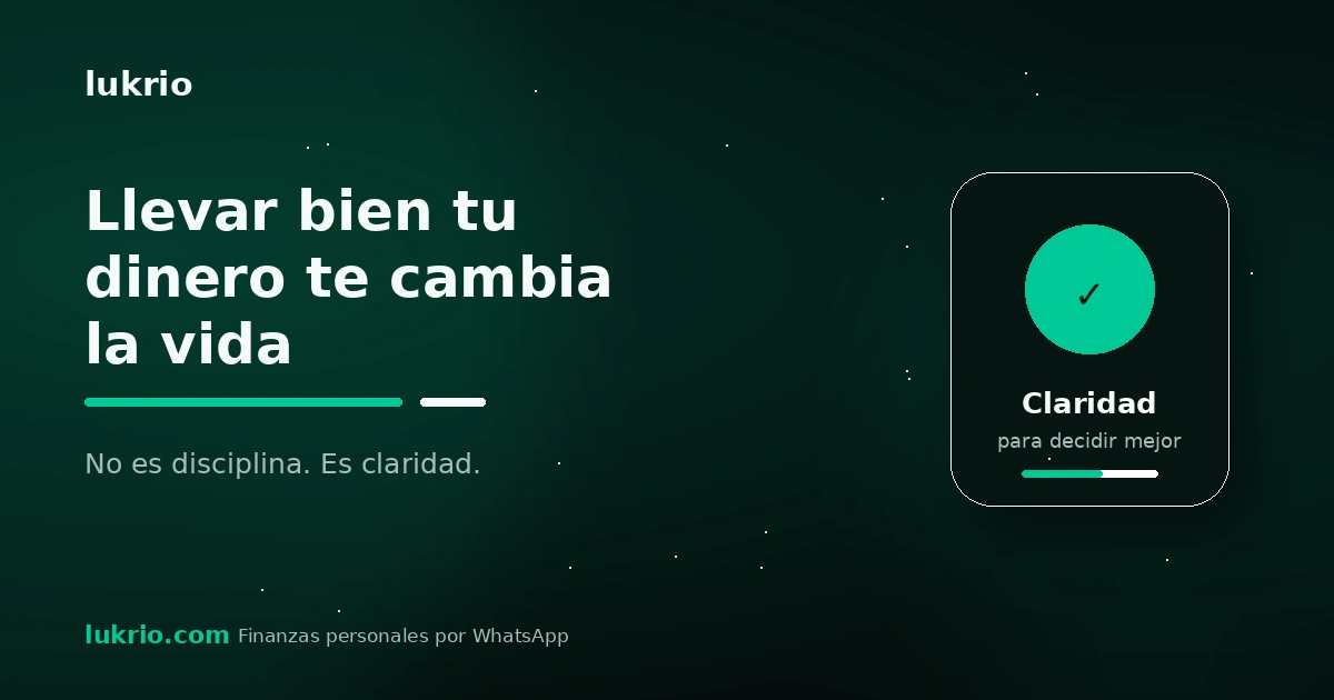 Persona con tranquilidad financiera revisando su dinero